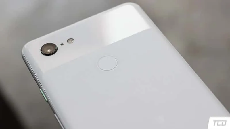 Google Pixel 3 XL Review - Frosted and Glossy Glass Back